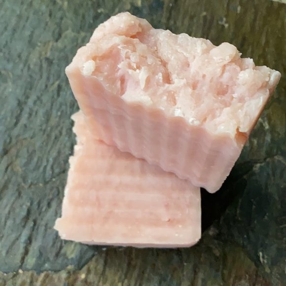 Juicy Pear artisan crafted body soap moisture rich - Picture 3 of 5